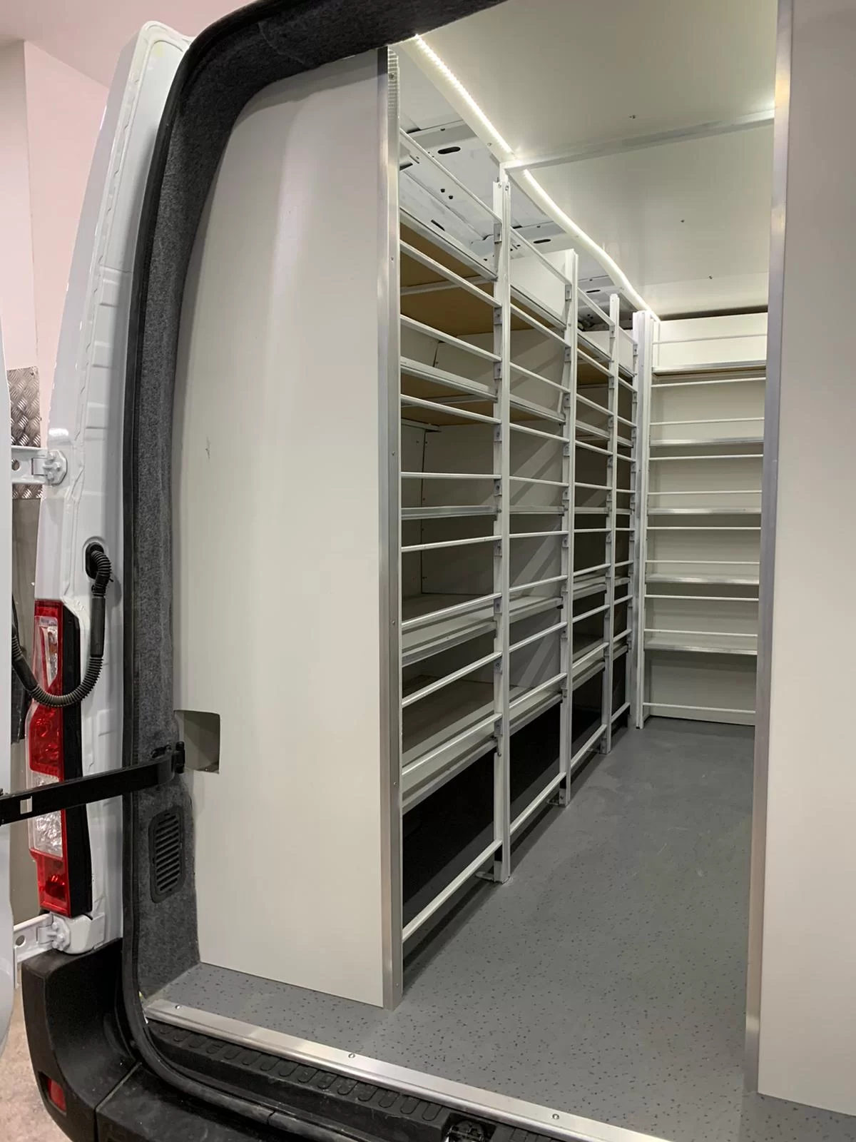 araç içi demir raf2.webp